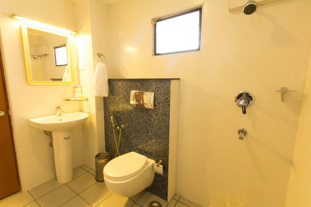 Hotel Aiswarya Kochi Rom bilde