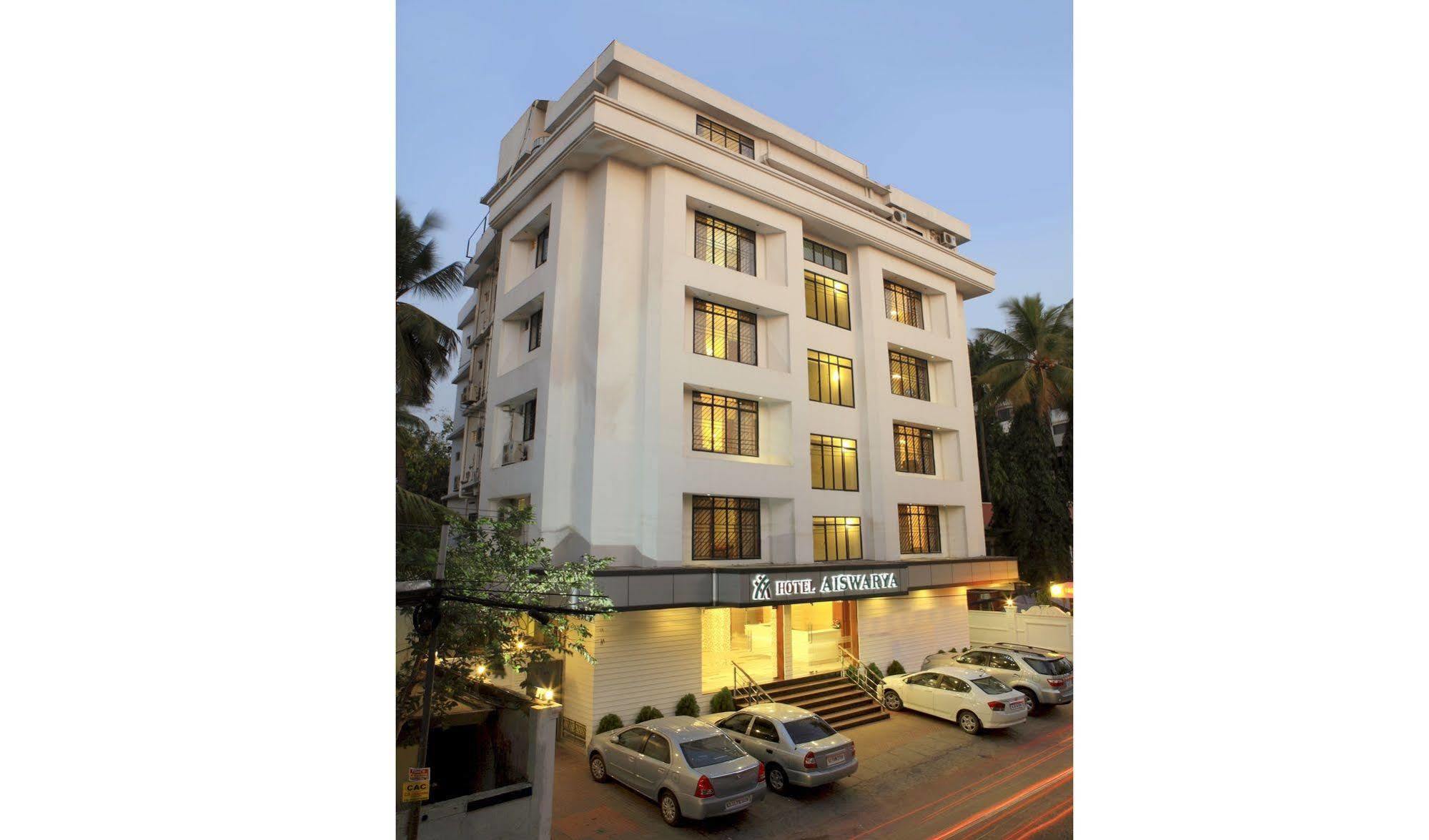 Hotel Aiswarya Kochi Eksteriør bilde